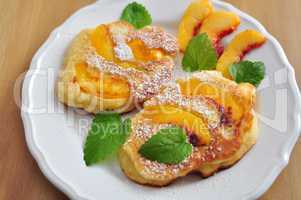 Pancakes mit Pfirsichen