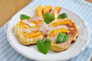 Pancakes mit Pfirsichen