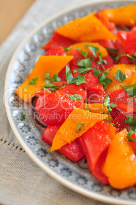 Salat aus gerösteten Paprika