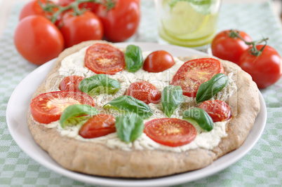 Pizza Caprese