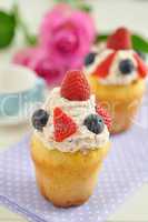 Beeren Cupcakes