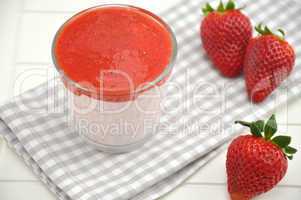 Erdbeer Dessert Creme