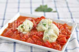 ricotta  gnocchi mit tomaten ragu