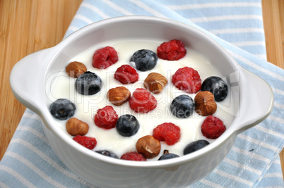 Joghurt mit Beeren
