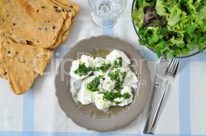 Salat mit Büffel Mozzarella