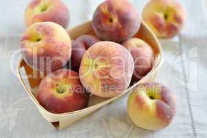 Aprikosen, Pfirsiche