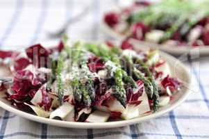 Radicchio Salat mit Spargel