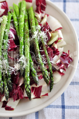 Radicchio Salat mit Spargel