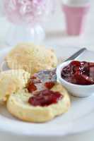 Scones mit Marmelade