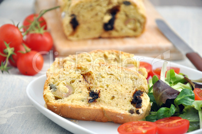 Tomaten Oliven Brot