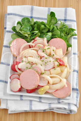 Wurstsalat mit Radieschen