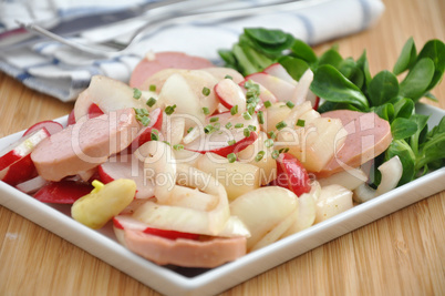 Wurstsalat mit Radieschen