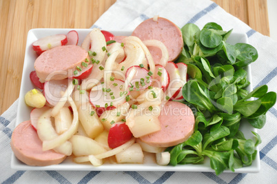 Wurstsalat mit Radieschen