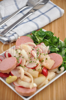 Wurstsalat mit Radieschen