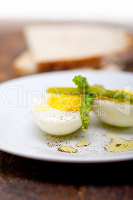 asparagus and eggs