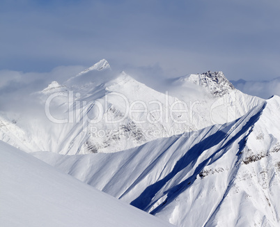 ski slope change snowy mountains