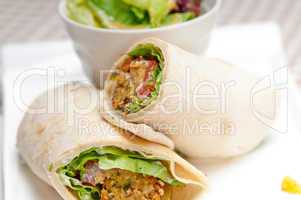 falafel pita bread laufrolle wrap sandwich