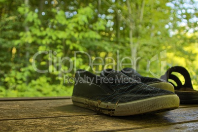 sneaker auf der veranda