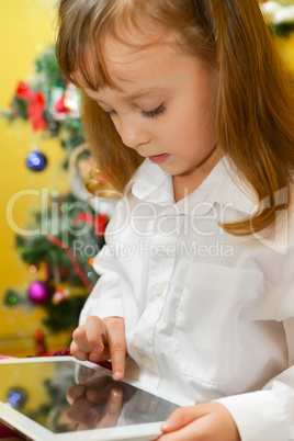 small girls with tablet