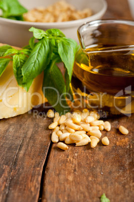 italian basil pesto ingredients