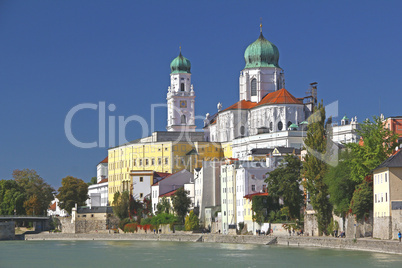 Passau, der Dom vom Inn aus gesehen