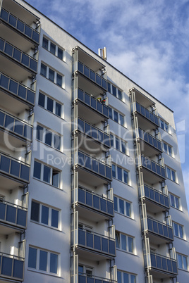 fassade eines hochhauses in kiel, deutschland