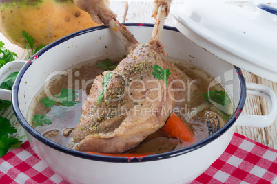 goose - soup with red wine and thyme