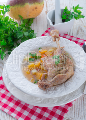 goose - soup with red wine and thyme