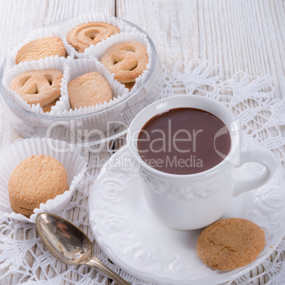 hot chocolate with cookie