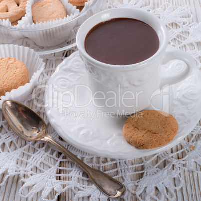 hot chocolate with cookie