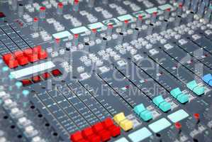 sound mixing console