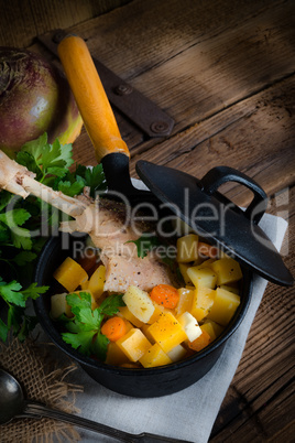 goose - soup with red wine and thyme