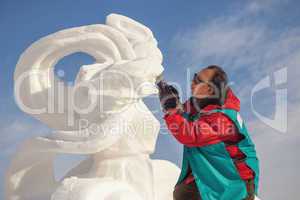 Festival "Magic ice of Siberia", sculptor creates a sculpture f