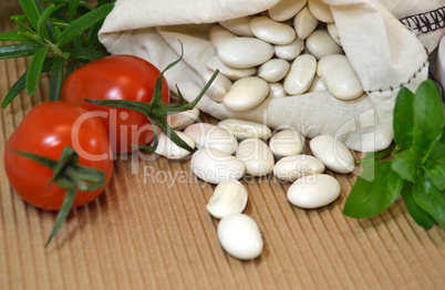 White beans with tomatoes and basil