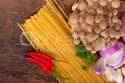 italian pasta and mushroom sauce ingredients