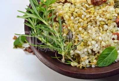 Prepared rice with herbs and curry