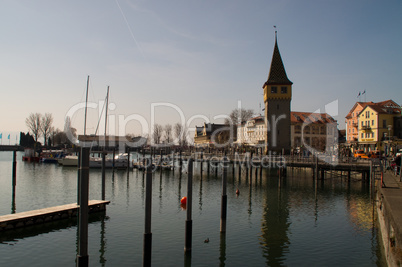 Lindau, Hafen, Yachthafen, Boot, Boote, Segelboot, still, ruhig, Pause, Anker, parken, Hafeneinfahrt, Sommer, Liegeplatz, Bodensee, Sport, Wassersport,