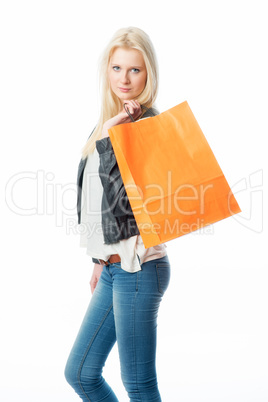Blondes Mädchen beim Shoppen