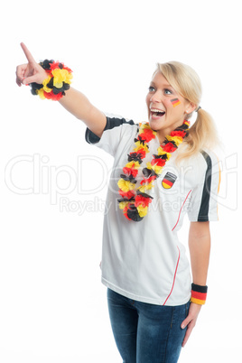 Jubelnder blonder Fußballfan