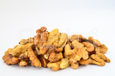 shelled walnuts