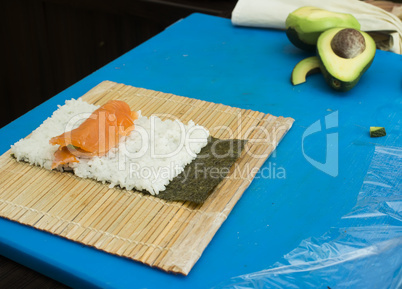 making sushi