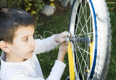 kid who fix bikes
