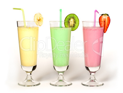 banana, kiwi and strawberry milk shake and fresh fruis