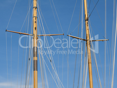 masts of yachts