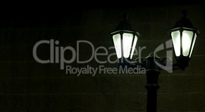 night picture of the lamp in the park