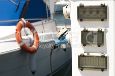 power connector for yachts