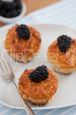 Muffins mit Brombeeren