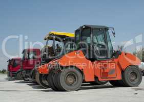 Trucks, rollers and machinery for asphalting