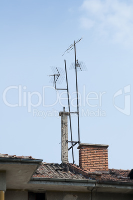 Antennas mounted on the roof