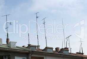 Antennas mounted on the roof